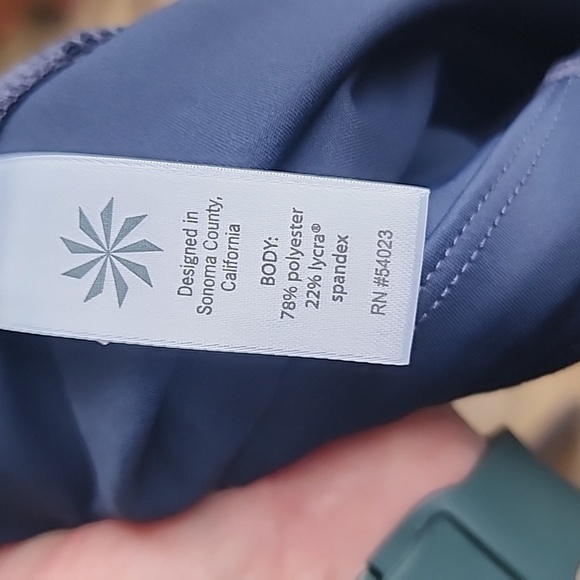 Athleta Capri Leggings Sz Medium - Picture 4 of 6